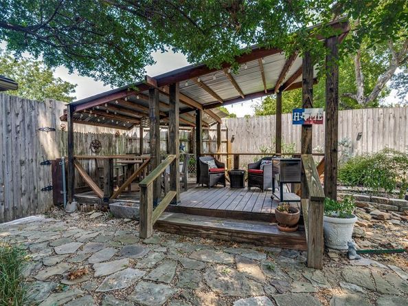 4022  Azalea Lane , Garland Texas 75043