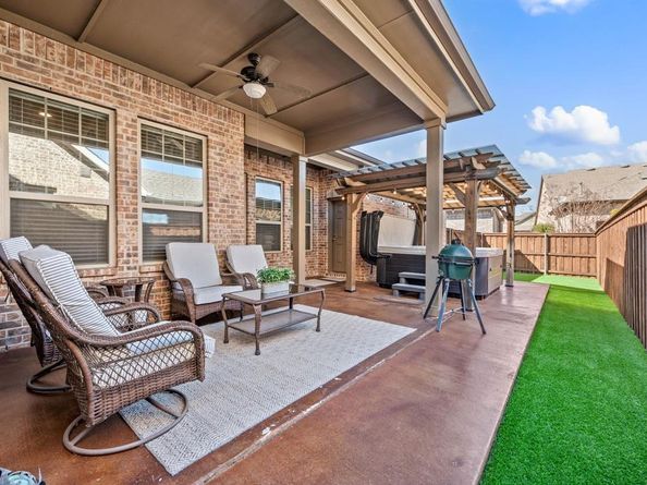 1019  Ivy Charm Way , Arlington Texas 76005