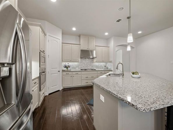 1019  Ivy Charm Way , Arlington Texas 76005