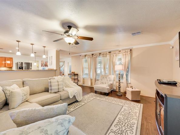 1801  St Lawrence Way , Arlington Texas 76002