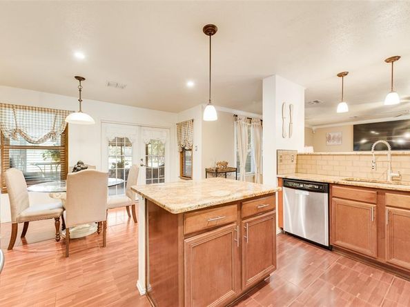 1801  St Lawrence Way , Arlington Texas 76002