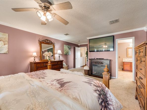 1801  St Lawrence Way , Arlington Texas 76002