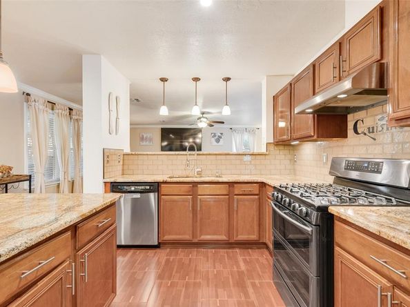 1801  St Lawrence Way , Arlington Texas 76002