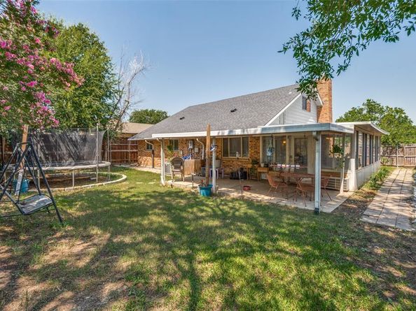 2518  Via Avenida  , Carrollton Texas 75006