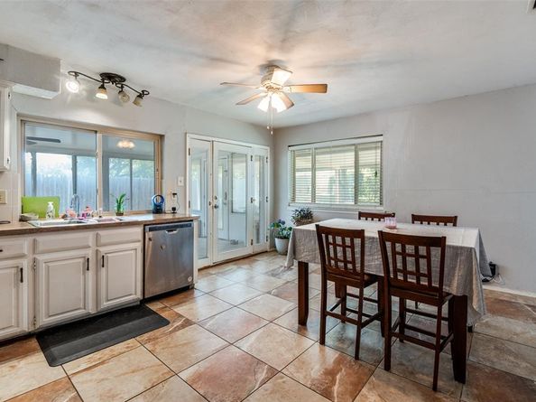 2518  Via Avenida  , Carrollton Texas 75006