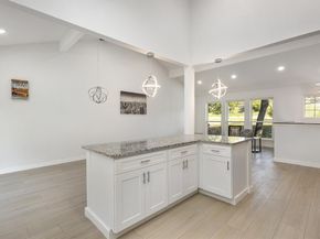 707 W Red Bird Lane , Dallas Texas 75232