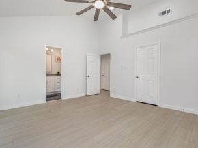 707 W Red Bird Lane , Dallas Texas 75232