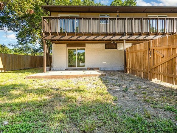 707 W Red Bird Lane , Dallas Texas 75232