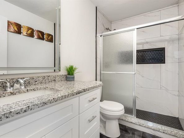 707 W Red Bird Lane , Dallas Texas 75232