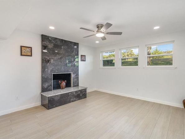 707 W Red Bird Lane , Dallas Texas 75232