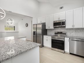 707 W Red Bird Lane , Dallas Texas 75232