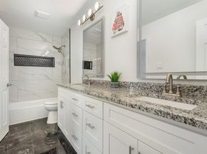 707 W Red Bird Lane , Dallas Texas 75232