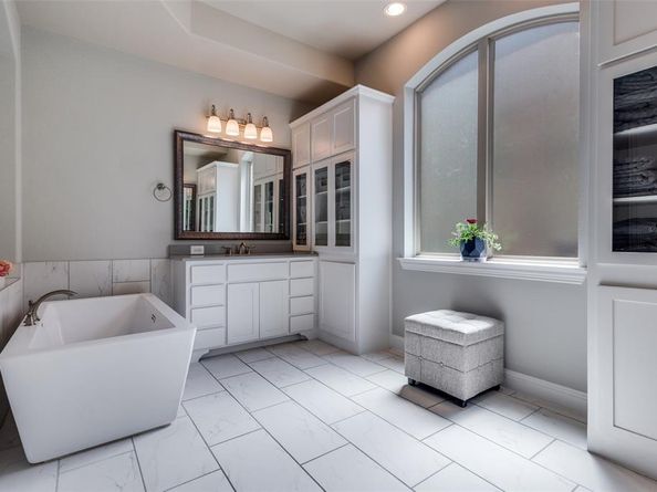 1210  Bailey Drive , Lantana Texas 76226