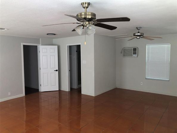 2606  Laurel Street , Grand Prairie Texas 75050