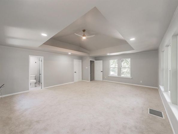 2010  Elderoaks Lane , Dallas Texas 75232