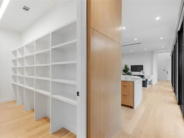 5029  Pershing Street , Dallas Texas 75206