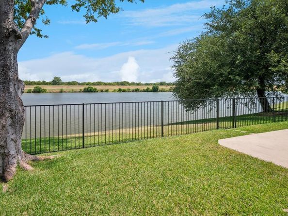 8712  Broken Point Drive , Irving Texas 75063