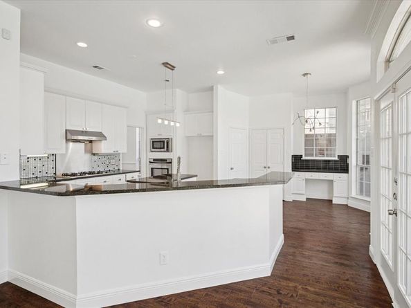 8712  Broken Point Drive , Irving Texas 75063