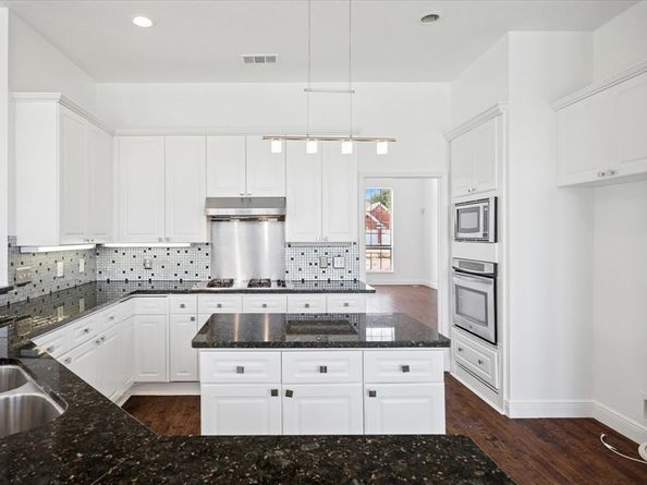 8712  Broken Point Drive , Irving Texas 75063