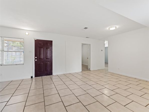 826  Ryan Road , Dallas Texas 75224