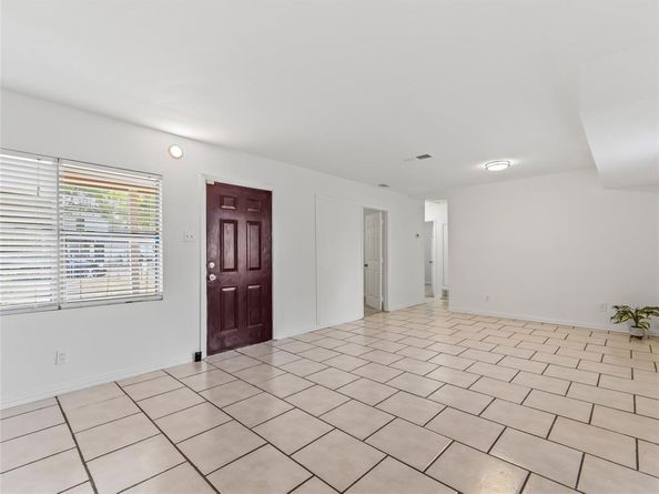 826  Ryan Road , Dallas Texas 75224