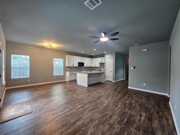4909  Fitzhugh Avenue , Fort Worth Texas 76105