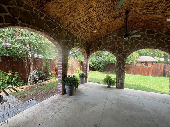 1352  Gillette Street , Dallas Texas 75217