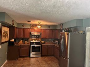 1352  Gillette Street , Dallas Texas 75217