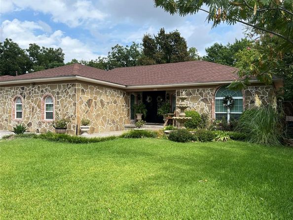 1352  Gillette Street , Dallas Texas 75217