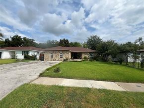 1352  Gillette Street , Dallas Texas 75217