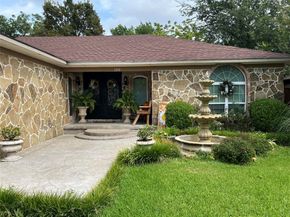 1352  Gillette Street , Dallas Texas 75217
