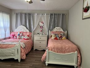 1352  Gillette Street , Dallas Texas 75217