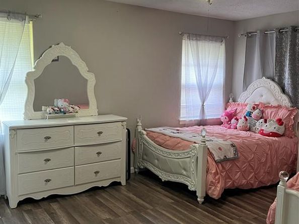 1352  Gillette Street , Dallas Texas 75217
