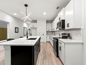 2232  Hooper Street , Dallas Texas 75215