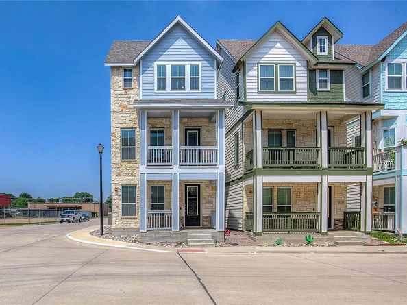 229 S Village Way , Lewisville Texas 75057