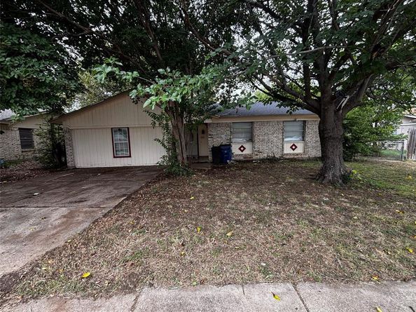 253  Buie Drive , Everman Texas 76140