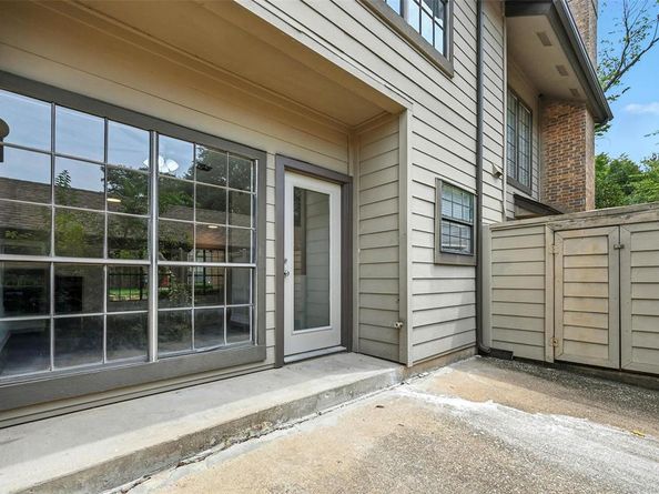 9910  Royal Lane  1202, Dallas Texas 75231