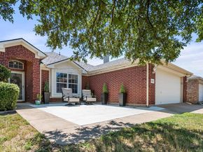 7268  Retriever Lane , Fort Worth Texas 76120