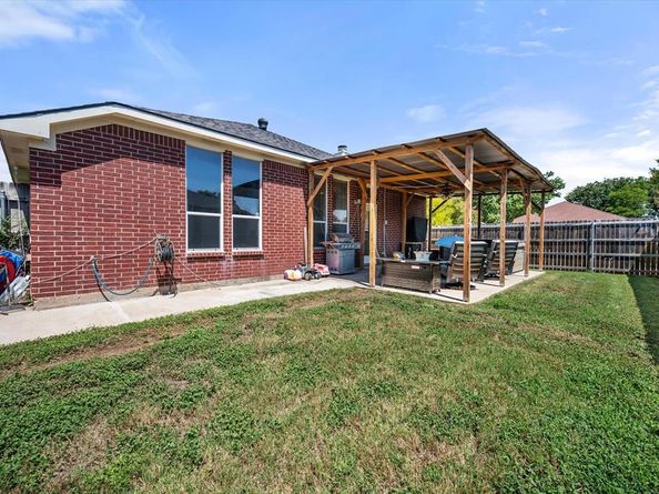 7268  Retriever Lane , Fort Worth Texas 76120