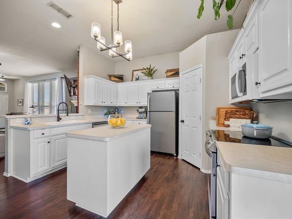 7268  Retriever Lane , Fort Worth Texas 76120