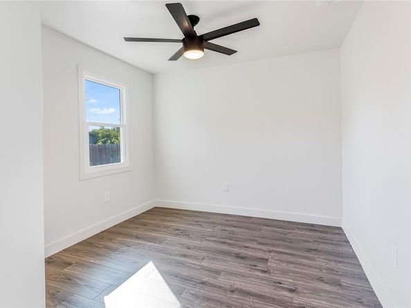 4204  Avenue H  , Fort Worth Texas 76105