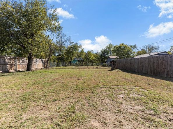 4204  Avenue H  , Fort Worth Texas 76105