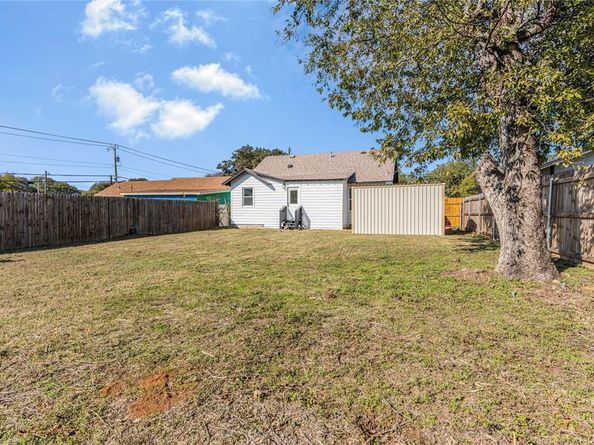 4204  Avenue H  , Fort Worth Texas 76105