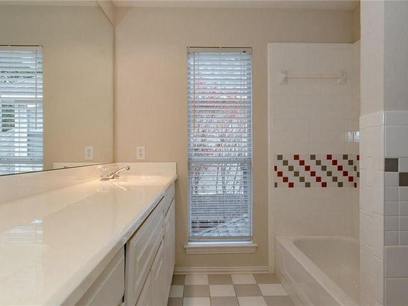 7034  Clear Springs Circle , Garland Texas 75044