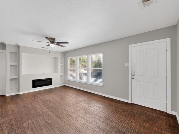 2123  San Pablo Drive , Dallas Texas 75227