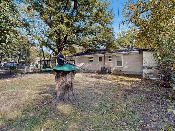 2123  San Pablo Drive , Dallas Texas 75227