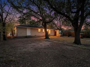 2123  San Pablo Drive , Dallas Texas 75227