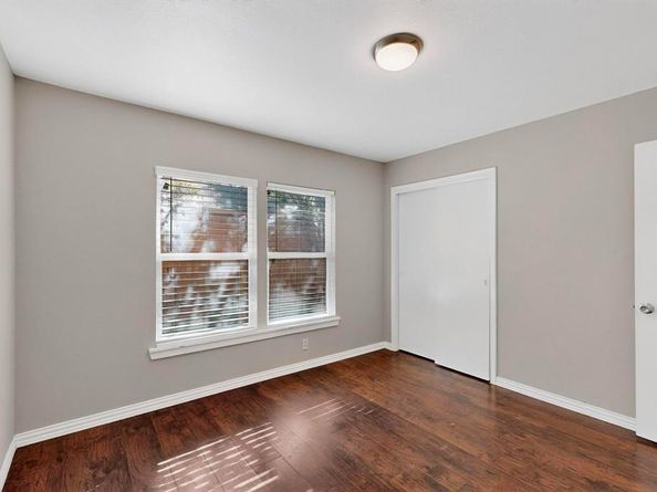 2123  San Pablo Drive , Dallas Texas 75227