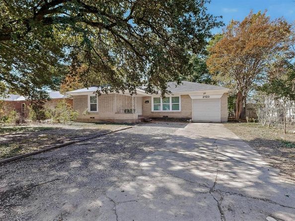 2123  San Pablo Drive , Dallas Texas 75227