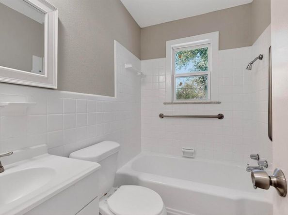 2123  San Pablo Drive , Dallas Texas 75227